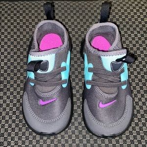Nike toddler shoes